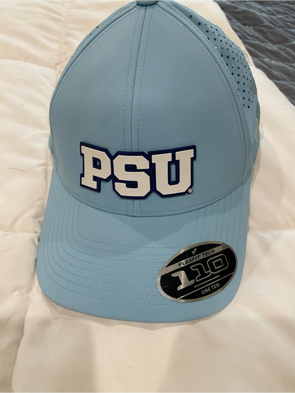 NEW in bag Men’s Branded Penn State cap with FlexFit Performance